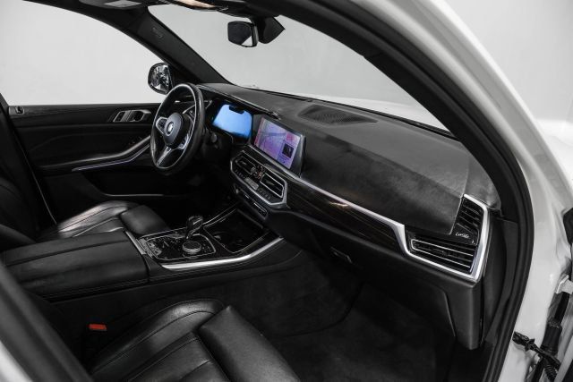 Used 2020 BMW X5 M50i AWD/4WD image 15