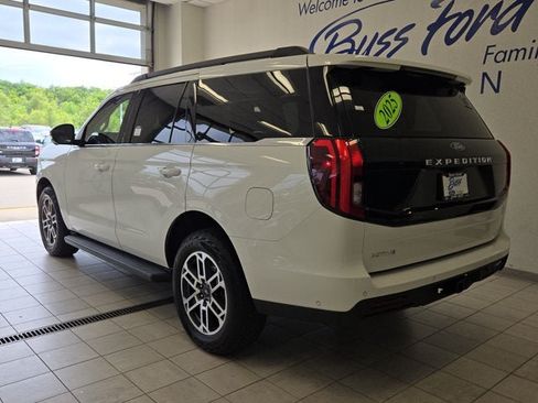 Used 2025 Ford Expedition Active AWD/4WD image 18