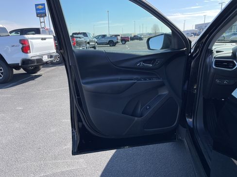 Used 2022 Chevrolet Equinox LT w/ Driver Convenience Package image 19