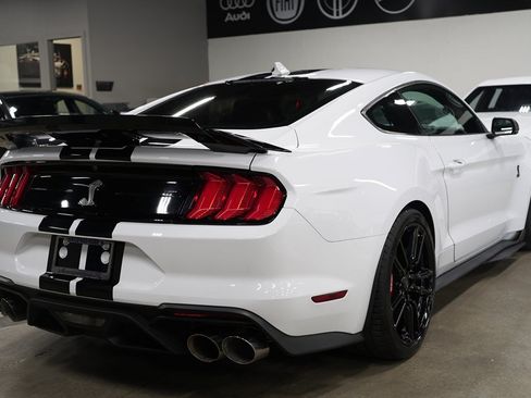 Used 2022 Ford Mustang Shelby GT500 w/ Technology Package RWD image 5