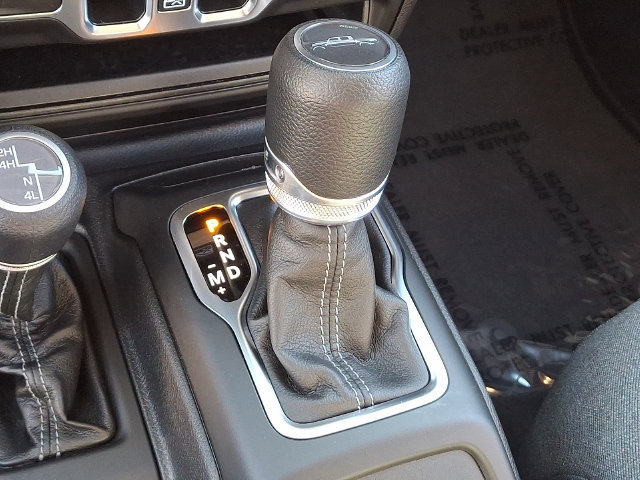 Used 2025 Jeep Gladiator Sport AWD/4WD image 11