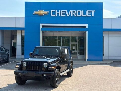 Used 2020 Jeep Wrangler Unlimited Sahara AWD/4WD image 1