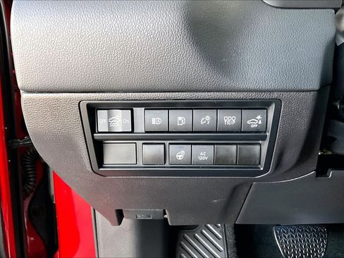 Used 2024 Toyota Tundra Limited image 33