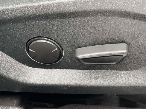 Used 2019 Ford Explorer XLT w/ Equipment Group 202A image 13