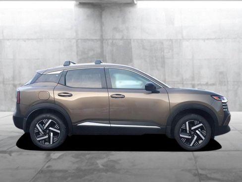 New 2026 Nissan Kicks SV w/ Cold Weather Package image 5