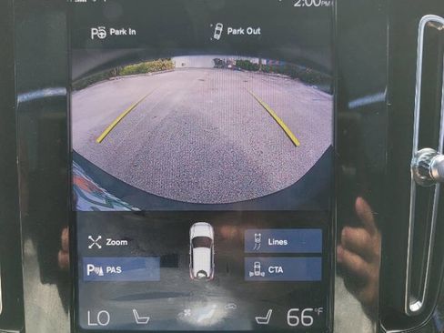 Used 2019 Volvo XC40 T5 R-Design image 15