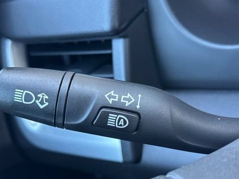 Used 2024 GMC Terrain SLE AWD/4WD image 36