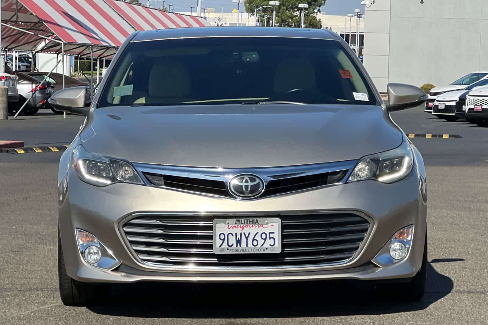 Used 2013 Toyota Avalon Limited w/ Technology Pkg FWD image 10