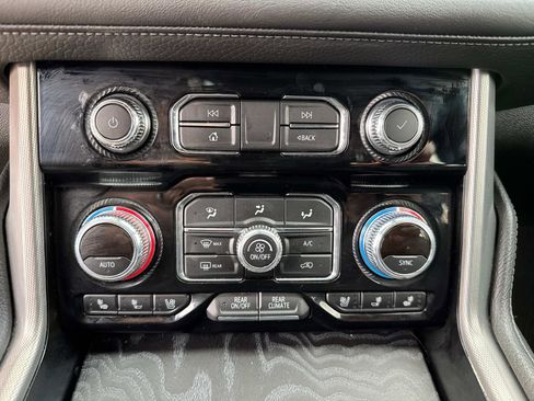 Used 2021 GMC Yukon Denali image 30