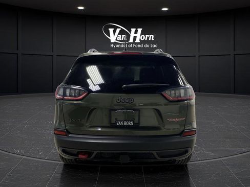 Used 2019 Jeep Cherokee Trailhawk image 14