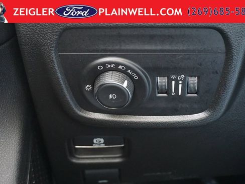 Used 2023 Jeep Grand Cherokee Limited AWD/4WD image 33