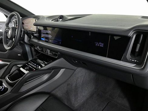 New 2026 Porsche Cayenne Coupe image 29