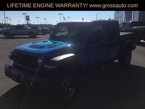 Used 2024 Jeep Gladiator Rubicon w/ Technology Group AWD/4WD image 4