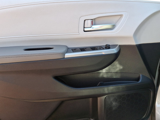 Certified 2025 Toyota Sienna XLE FWD image 15