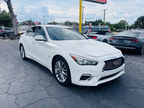 Used 2018 INFINITI Q50 Luxe w/ Sensory Package (Luxe) RWD image 2