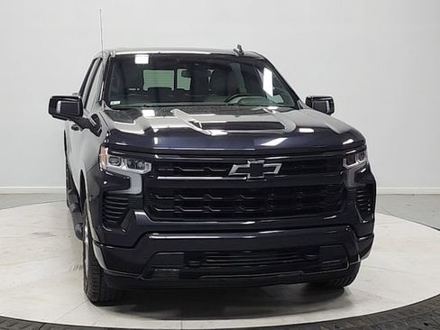 Used 2024 Chevrolet Silverado 1500 RST w/ Convenience Package II AWD/4WD image 2