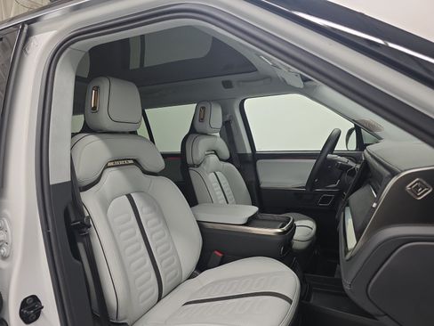 Used 2024 Rivian R1S Adventure AWD/4WD image 24