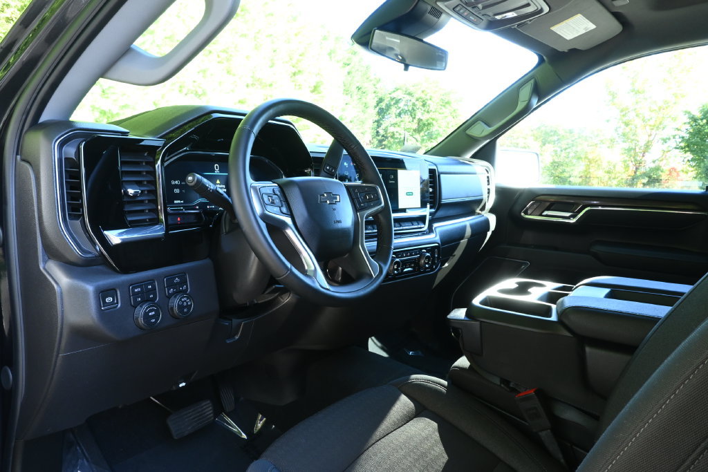 Used 2024 Chevrolet Silverado 1500 RST w/ Z71 Off-Road Package AWD/4WD image 14
