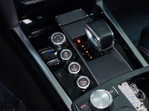 Used 2014 Mercedes-Benz E 63 AMG S-Model w/ Driver Assistance Package image 55