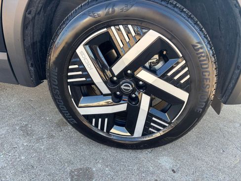 Used 2025 Nissan Kicks SV image 28