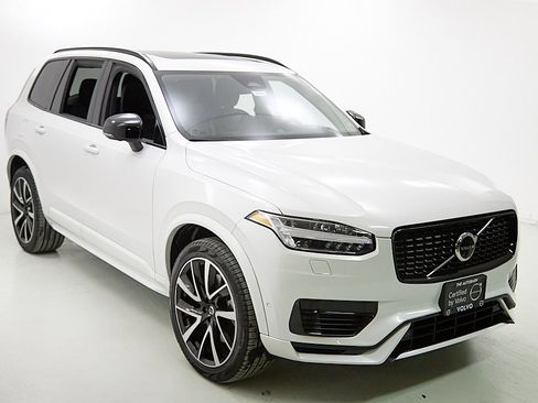 Certified 2023 Volvo XC90 T8 Ultimate w/ Lounge Package image 3