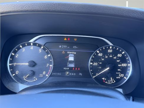 Used 2024 Nissan Frontier SV image 8