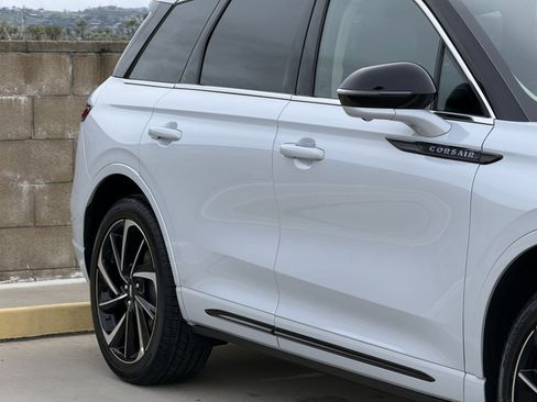 Used 2025 Lincoln Corsair Grand Touring w/ Equipment Group 301A image 5