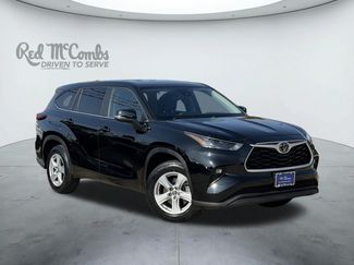 Used 2025 Toyota Highlander LE FWD video 1