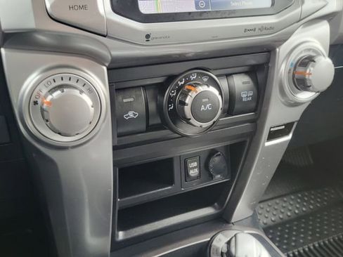 Used 2017 Toyota 4Runner SR5 Premium image 17