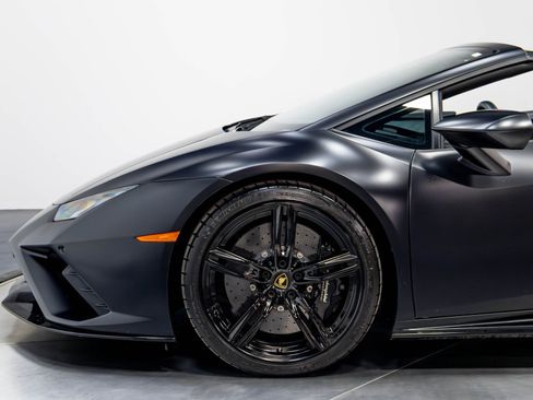 Used 2021 Lamborghini Huracan EVO RWD image 37