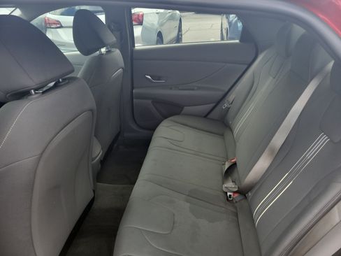Used 2023 Hyundai Elantra SEL w/ Cargo Package FWD image 10