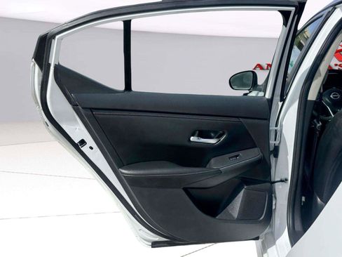 Used 2024 Nissan Sentra SR w/ SR Premium Package FWD image 35