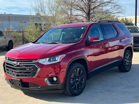 Used 2021 Chevrolet Traverse RS image 5