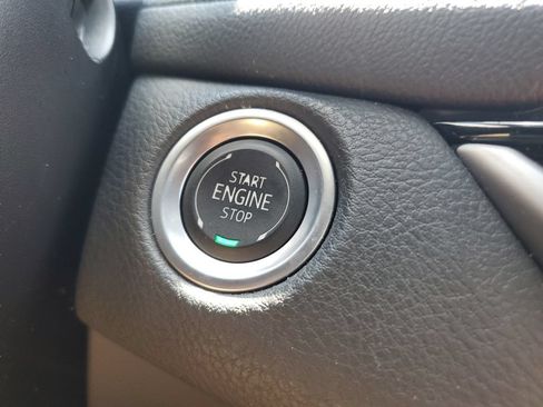 Used 2025 Cadillac XT4 Premium Luxury FWD image 23