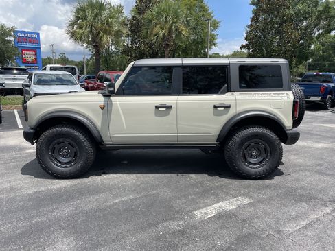 New 2025 Ford Bronco Badlands image 4