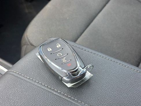 Used 2023 Chevrolet Traverse LT AWD/4WD image 40