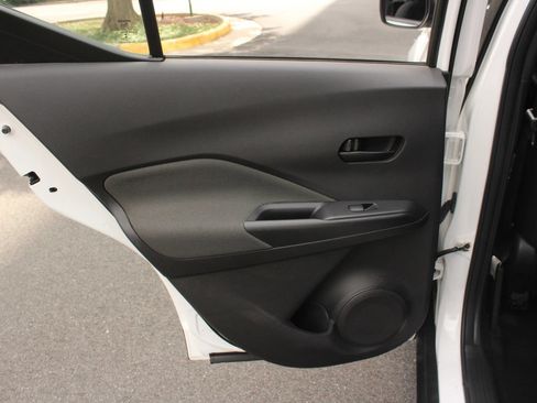Used 2020 Nissan Kicks S FWD image 21
