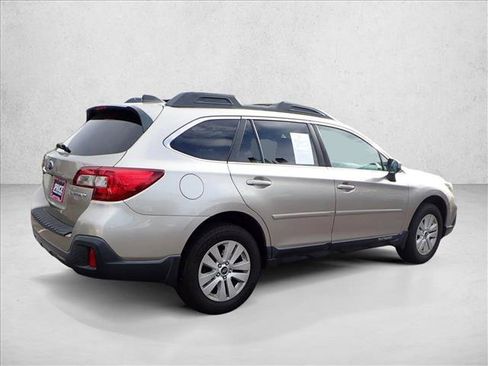 Used 2018 Subaru Outback 2.5i Premium image 4