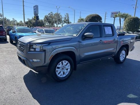 Used 2024 Nissan Frontier SV w/ SV Convenience Package image 3
