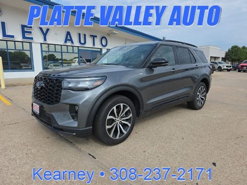 Used 2025 Ford Explorer ST-Line image 1