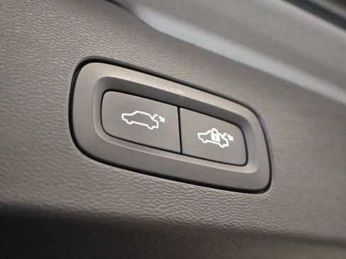 Used 2020 Volvo V60 T5 Cross Country w/ Protection Package Premier image 37