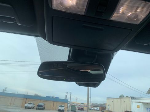 Used 2020 Nissan Titan Platinum Reserve w/ Moonroof Package image 22