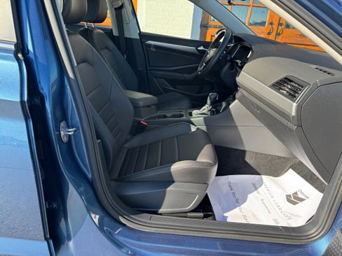 Used 2021 Volkswagen Jetta SE w/ SE Cold Weather Package image 23