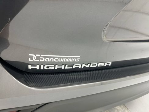 Used 2020 Toyota Highlander L AWD/4WD image 26