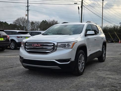 Used 2018 GMC Acadia SLE image 2