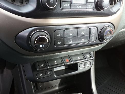 Used 2016 Chevrolet Colorado Z71 image 21