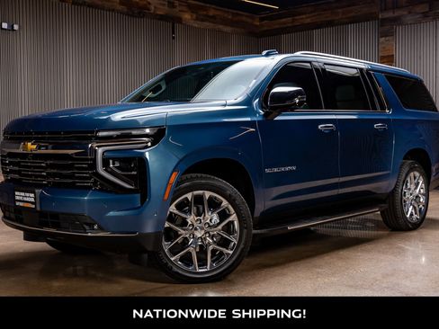 Used 2025 Chevrolet Suburban Premier w/ Sun And Tow Package image 4