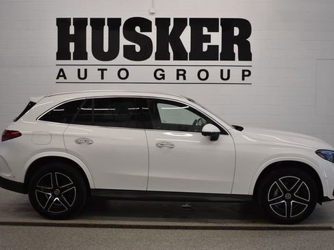 Used 2023 Mercedes-Benz GLC 300 4MATIC image 2