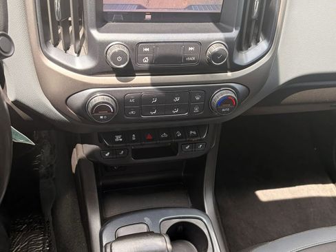 Used 2019 Chevrolet Colorado Z71 AWD/4WD image 30