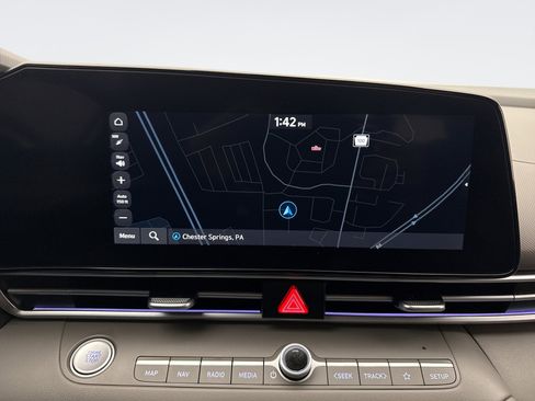 Used 2024 Hyundai Elantra SEL image 15